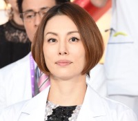 【芸能】米倉涼子　“長時間椅子に座れない”持病を押しても映画『ドクターX』宣伝に“壮絶奮闘”する理由