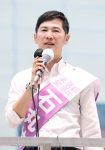 石丸伸二氏、街頭演説ヤジにマイクで指摘「“いない者”として扱います」