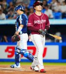 楽天投手瀧中強打者の風格でヤクルト投手をビビらせ3度四球で歩かされる