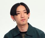 【画像】予想以上にすごかったYOASOBI・Ayaseの身体タトゥー、自撮り披露