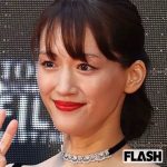 【画像】綾瀬はるかさん、ブラトップで外出が波紋「あんなもんwww」