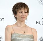 【芸能】米倉涼子(50)透け透けノンショルで誕生日!