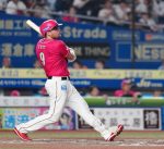 9回ボイトが2点差に詰める6号2ラン!右中間への完璧な一撃で最後まで粘りを見せる